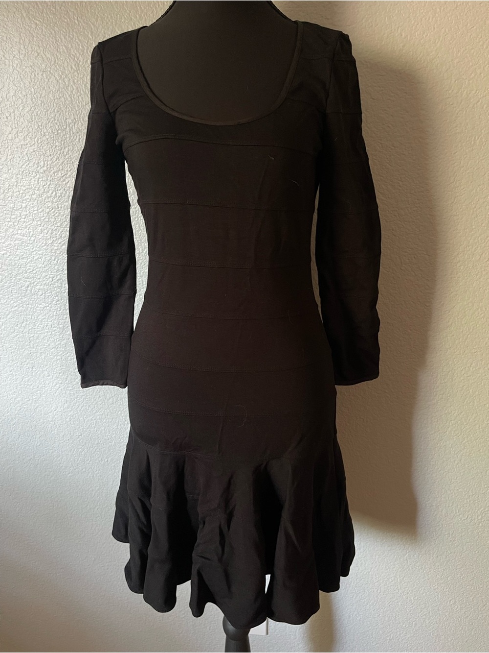 Source Unknown Black Long-Sleeve Scoop-Neck Flared Hem Dress